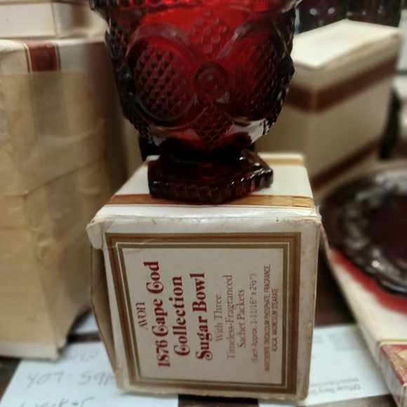 Avon 1876 Cape Cod Collection - Picture 4 of 14